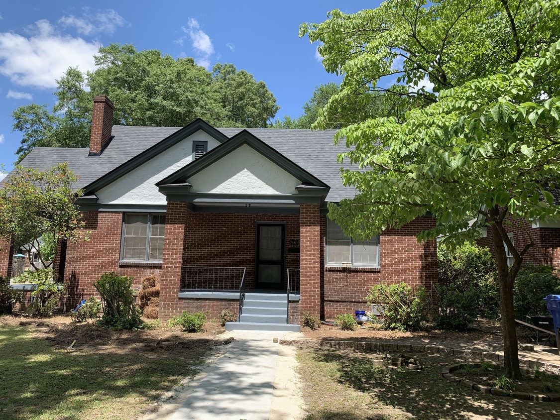 Front porch and private entrance, new roof - 2603 Kiawah Ave