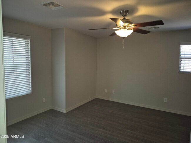 Building Photo - 3638 W Thalia Ct