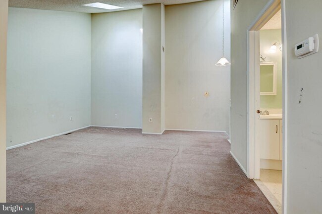Building Photo - 86 Drewes Ct