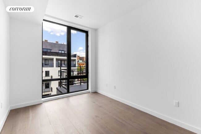 Foto del edificio - 407 E 117th St