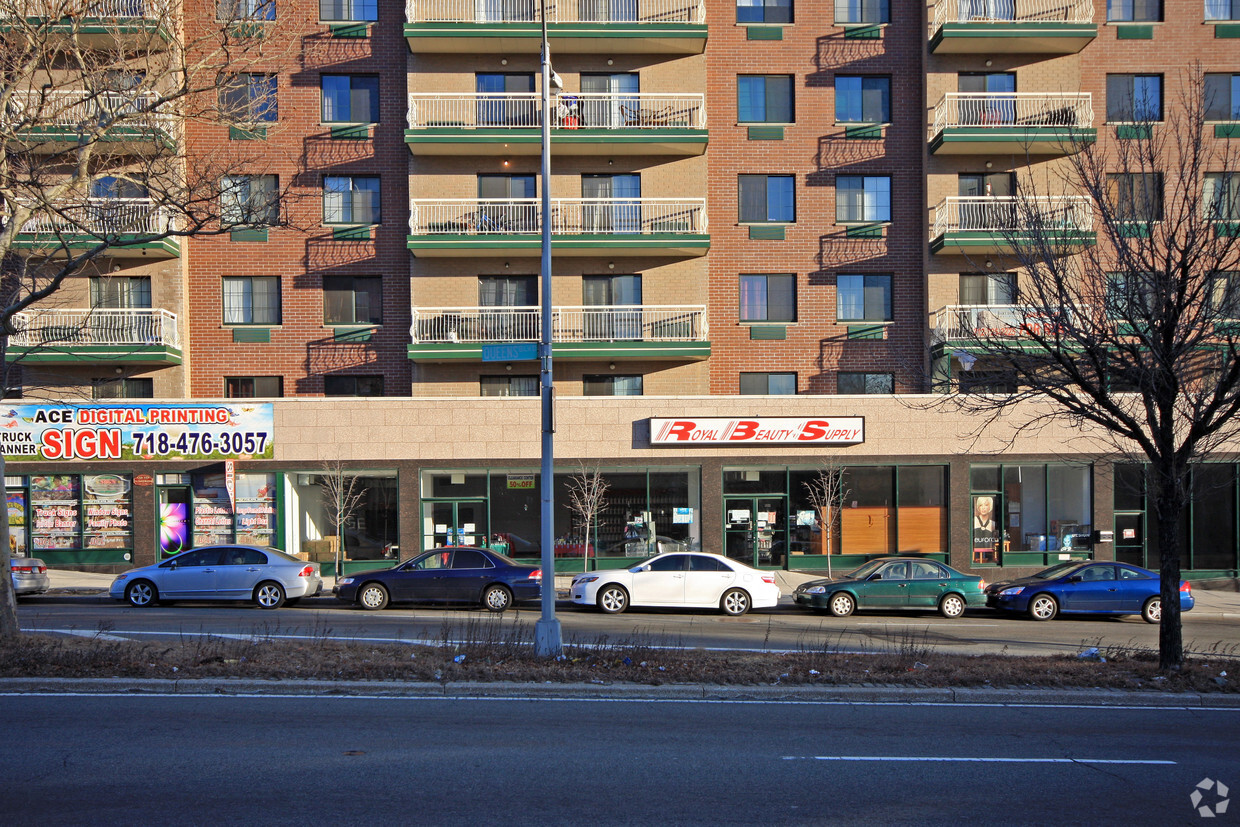 Building Photo - 58-25 Queens Blvd