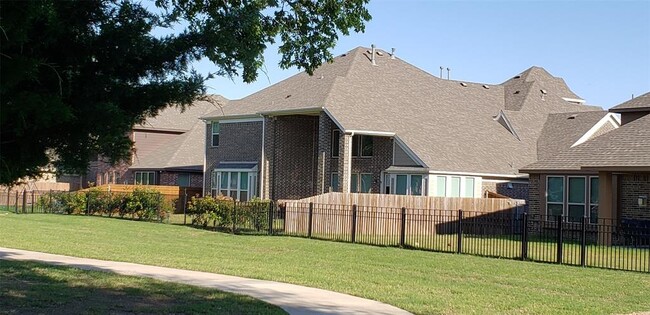 Building Photo - 7375 Vienta Point