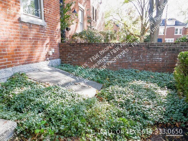 Foto del edificio - 684 Briggs St