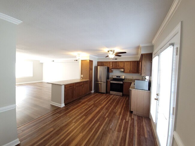 Foto del edificio - 3102 Cashwell Dr