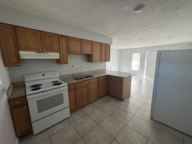 Building Photo - 1392 King St