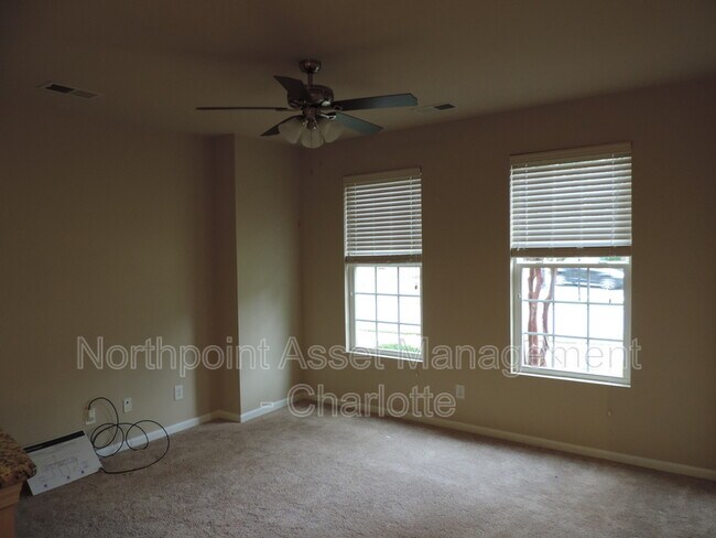Foto del edificio - 9978 Evergreen Terrace Drive