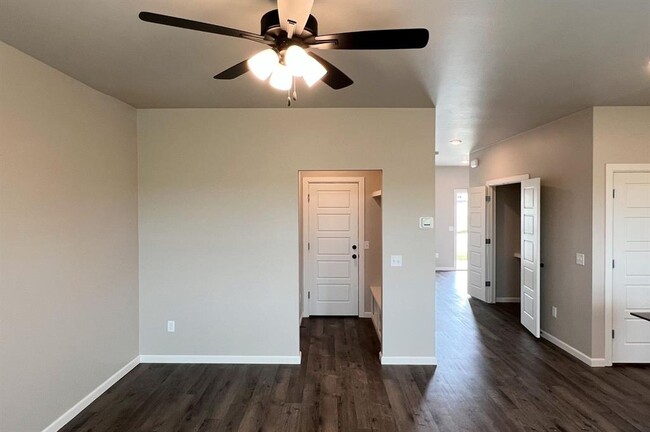 Foto del edificio - 7713 Owen Ln