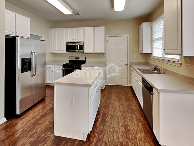 Foto del edificio - 1026 Chatsworth Ln