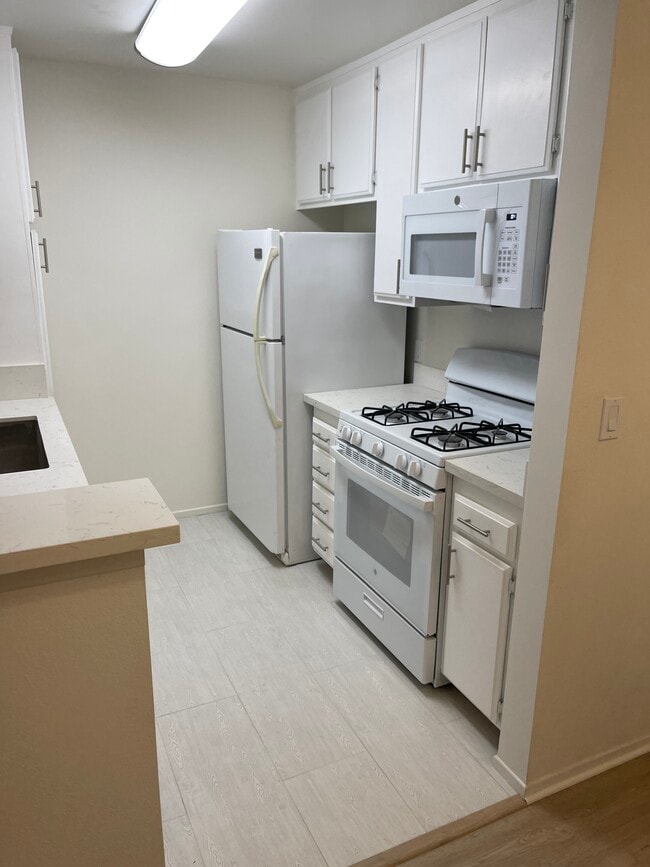 Building Photo - Hayworth Apartments