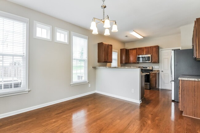 Building Photo - 607 Bellefont Ct