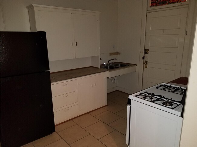Foto del edificio - 215 E 18th St