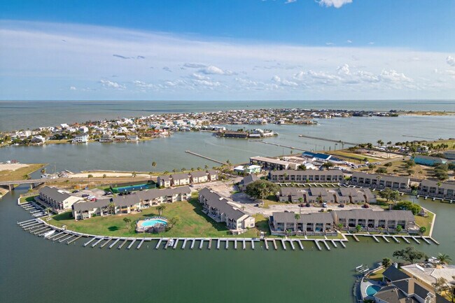 Foto del edificio - 1902 Bayhouse Dr