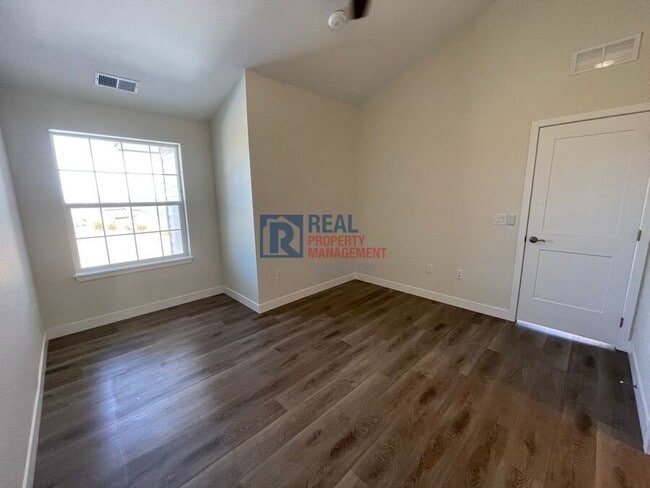 Photo - 18645 Stroh Rd Apartment