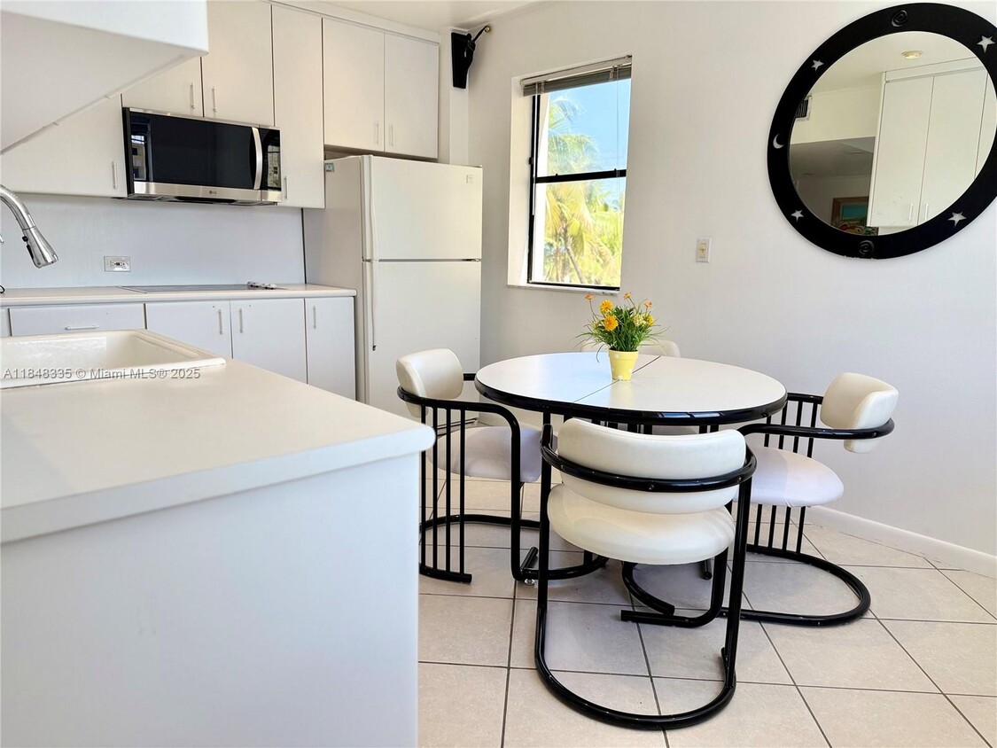 Foto principal - 1390 Ocean Dr