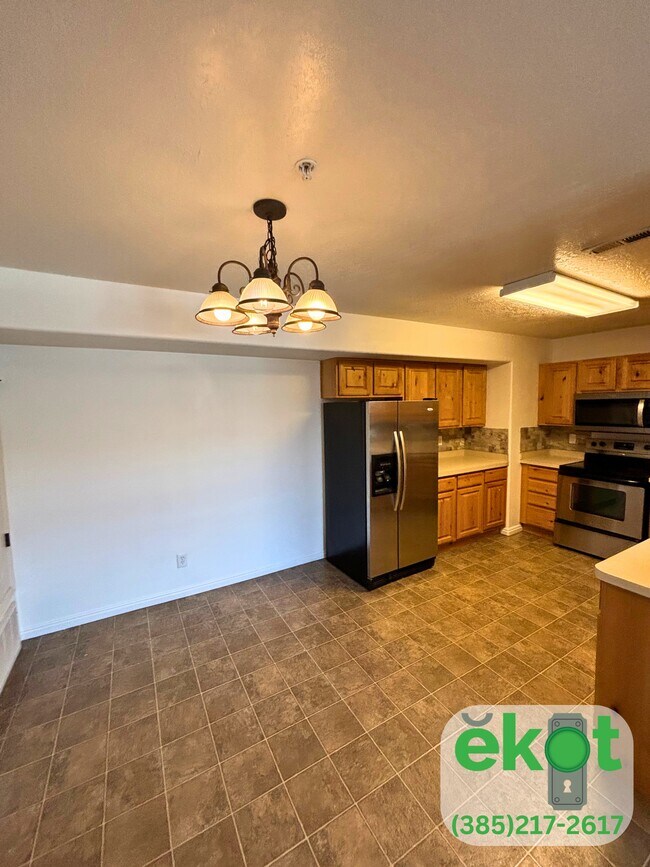 Foto del edificio - 8176 N Cedar Springs Rd