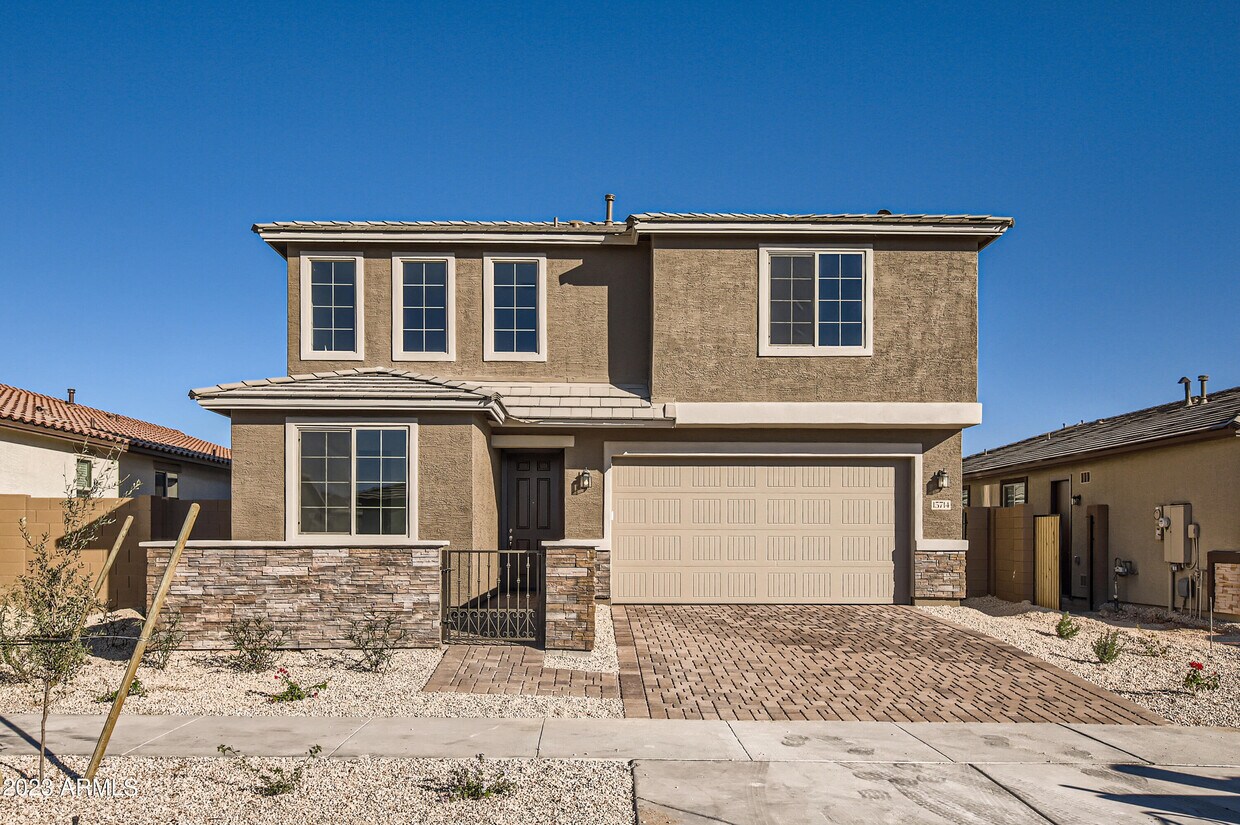 Foto principal - 15714 W Monroe St