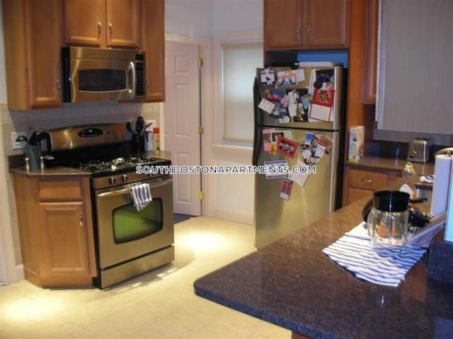Primary Photo - 164 L St