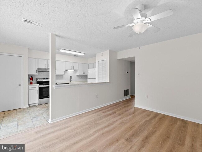 Foto del edificio - 2178 Mager Dr