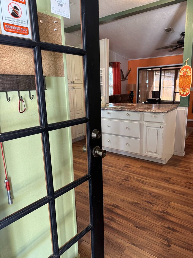 Foto del edificio - 638 N Edgewater Dr