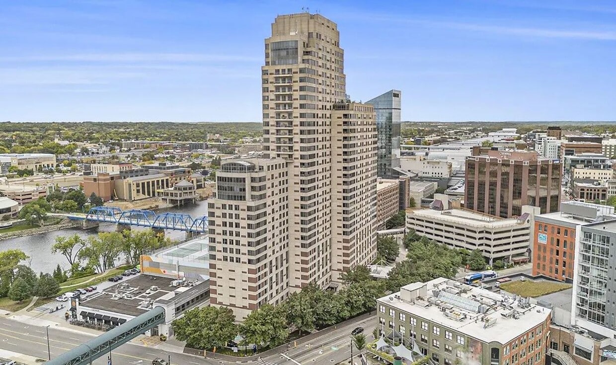 Foto principal - Downtown Grand Rapids condo overlooking th...