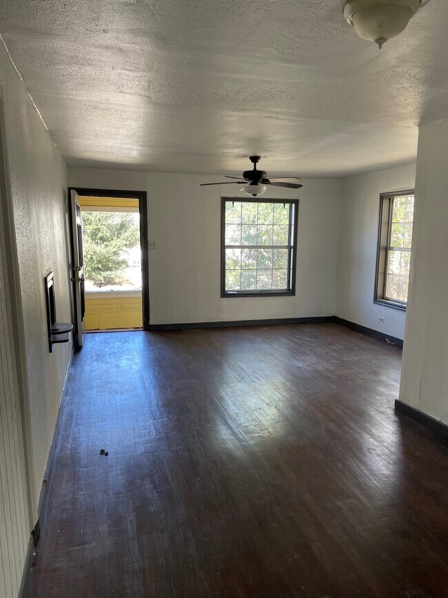 Foto del edificio - 208 Claremont Ave