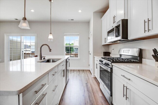 Photo - 1404 Excelsior Grand Ave Townhome