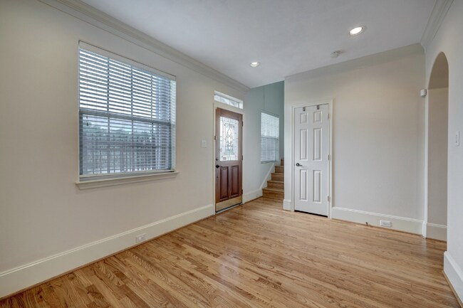 Photo - 1749 Aden Dr House