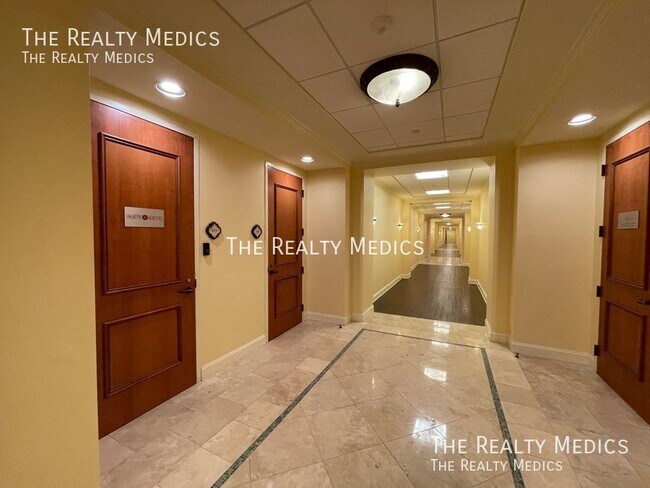 Building Photo - Comfortable Commercial Office Space - Vera...