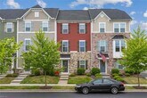 Foto principal - 3 bedroom/ 2 full bathroom and 1 half bath...