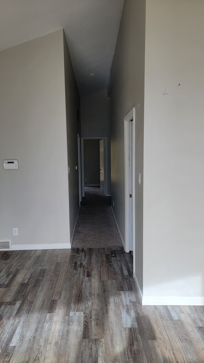 Foto del edificio - 2531 Lynner Dr