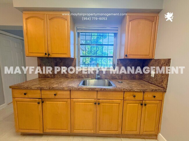 Foto del edificio - 1204 Chateau Park Dr