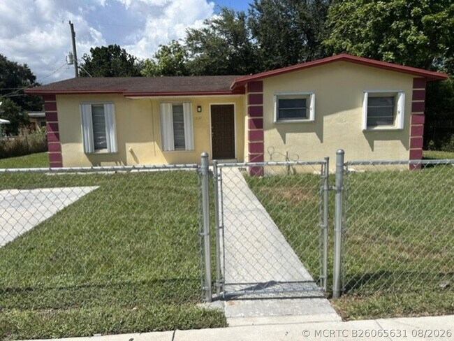 Building Photo - 1337 NW 112th Terrace