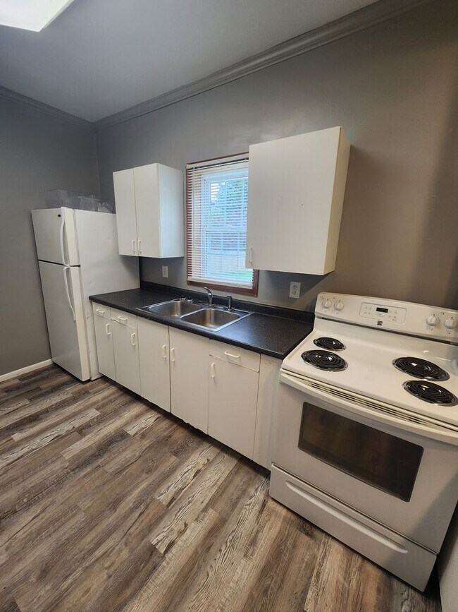 Foto del edificio - 417 Taylor Ave