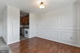 Building Photo - 1300 S Arlington Ridge Rd