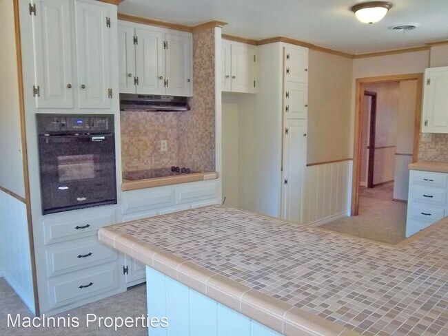 Building Photo - 3 br, 2 bath House - 3405 S Milam St
