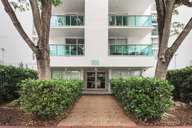 Building Photo - 1035 West Ave