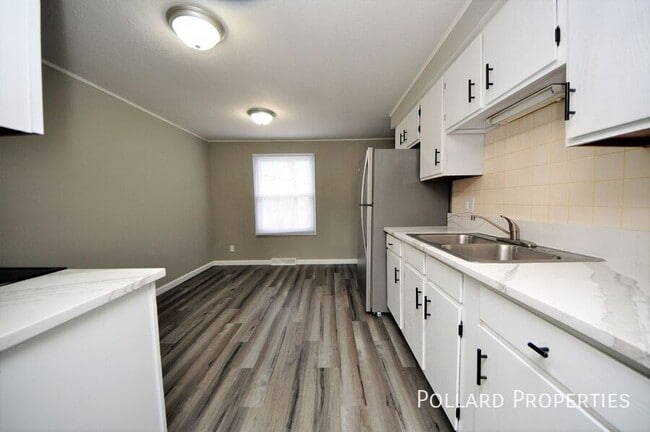 Building Photo - 313 Granada