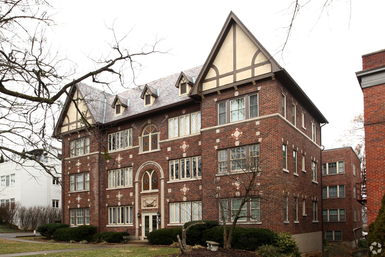 2043 Douglass Blvd, Louisville, KY 40205 Apartments in Louisville, KY