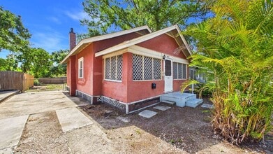 Building Photo - 1642 39th St S