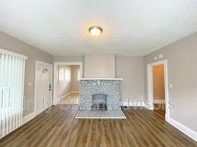 Foto del edificio - 433 N Bradley Ave