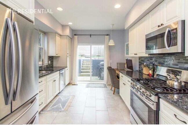 Foto del edificio - 3523 Sunnyside Avenue