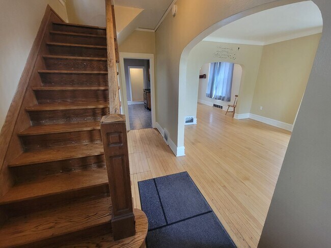 Foto del edificio - AVAILABLE October 1st! - 3 BED 1 BATH Home!