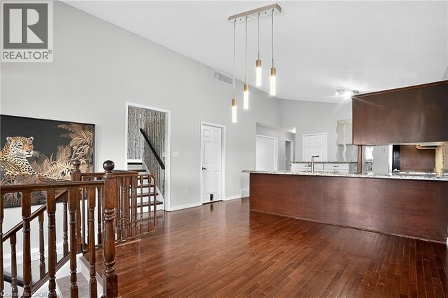 Building Photo - 3 Wisteria Ct