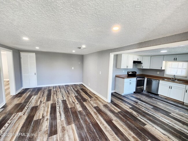 Foto del edificio - 3238 Townsend Blvd