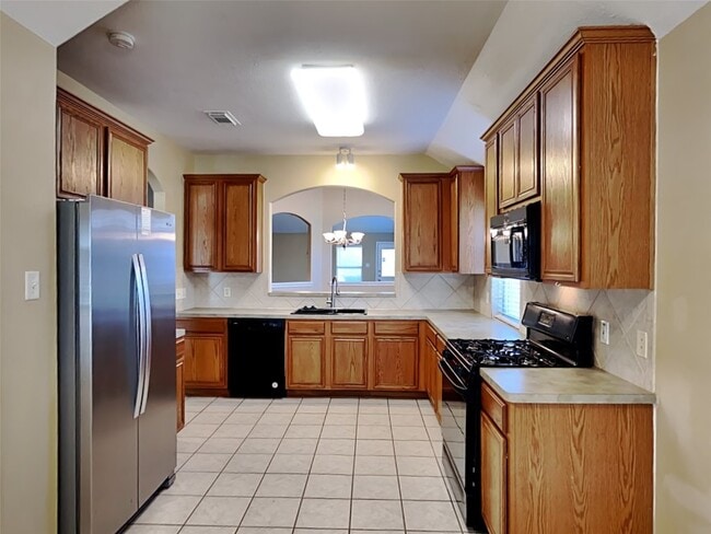 Building Photo - 3223 Stoneydale Ln