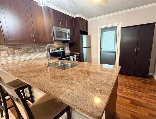 Building Photo - 5529 Magnolia Way