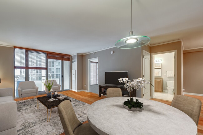 420 E Waterside Dr Unit 305, Chicago, IL 60601 - Condo for Rent in ...