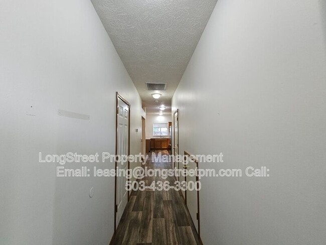 Foto del edificio - 7445 SE Crystal Springs Blvd