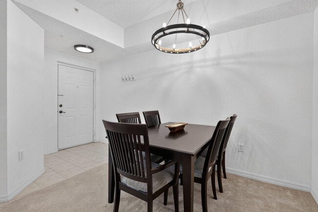 Building Photo - 3020 Alcazar Pl