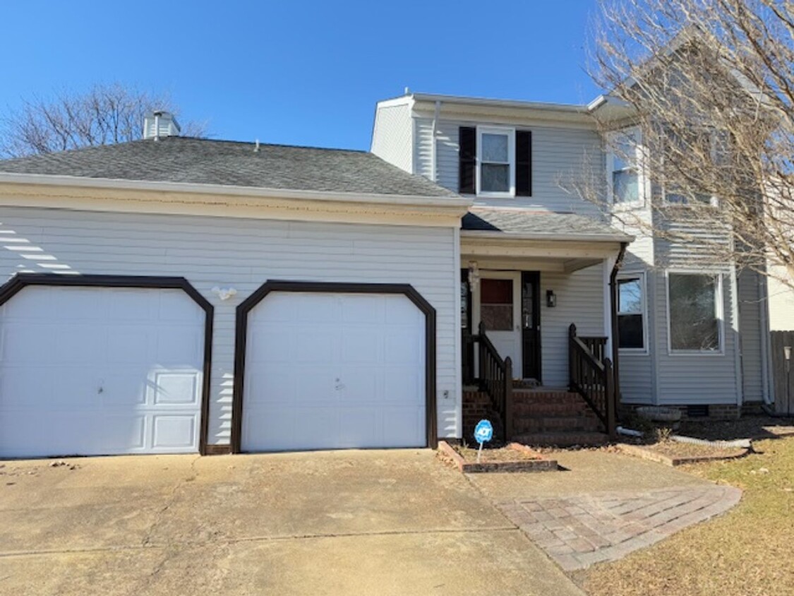 Foto principal - Spacious Home In Virginia Beach